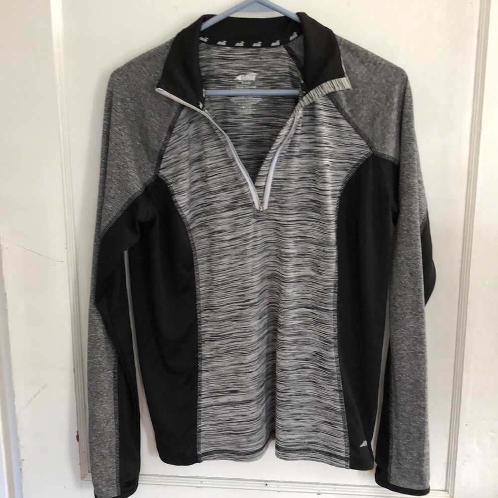 Quarter zip athletic top sz M gray NWOT